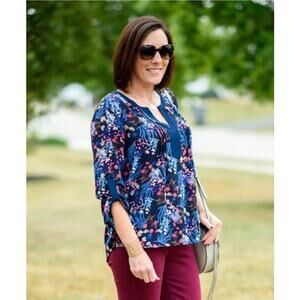 Collective Concepts Navy Floral 3/4 Roll Tab Sleeve Split Neck Light Blouse L